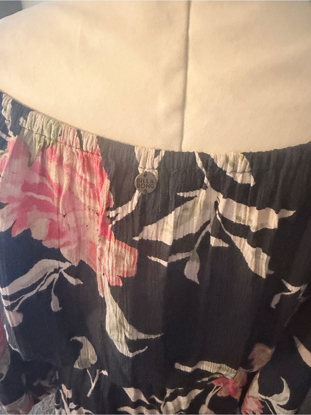 Billabong Black Floral Off-the-Shoulder Maxi Dress Size L Boho Beach - Picture 6 of 7